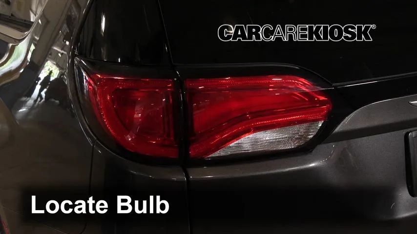 2020 Chrysler Voyager LXi 3.6L V6 FlexFuel Éclairage Feux de marche arrière (remplacer une ampoule)